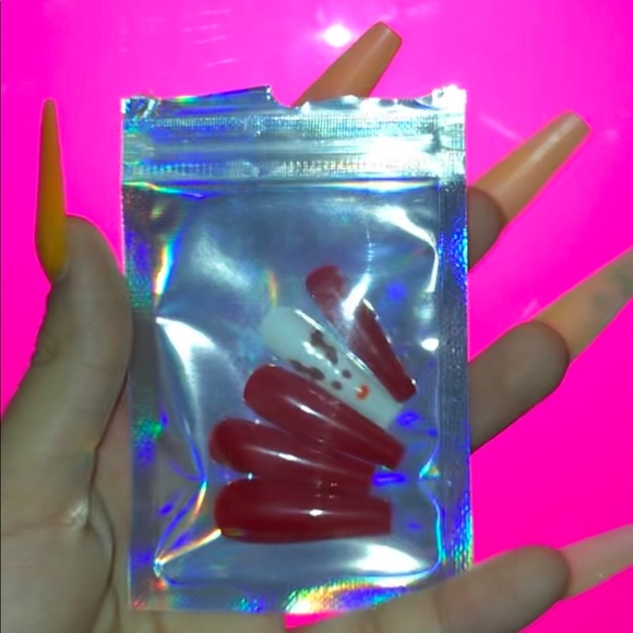 PRESSON NAILS+EYELASH BUNDLE - Picture 3 of 5